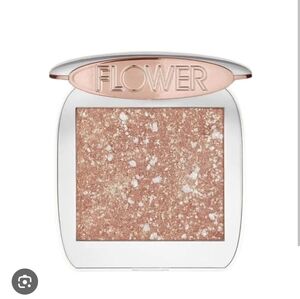 Flower Beauty stellar prismatic highlighter in luna